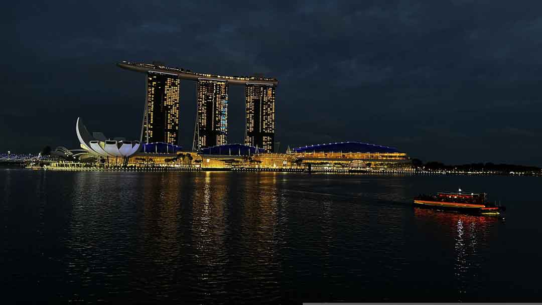 The 10 Interesting Facts About Singapore