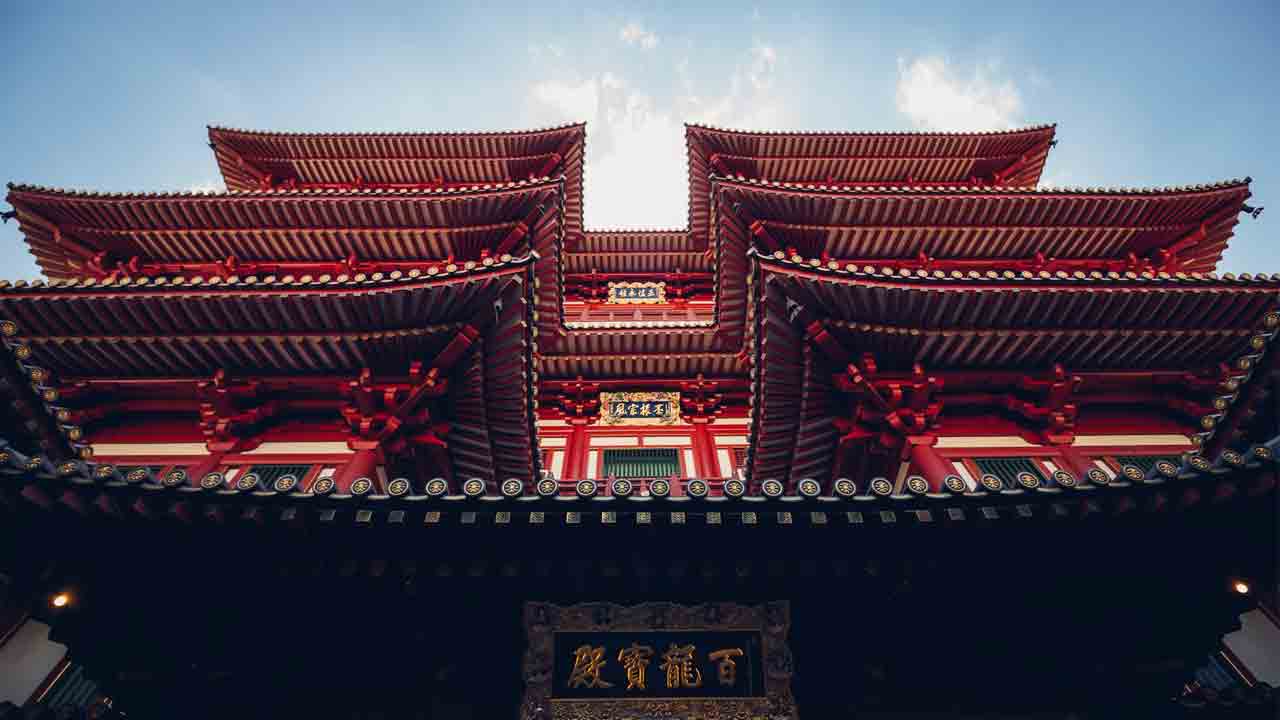 Experience the Magic of Chinese New Year in Singapore 2025 6 temple chinese new year in singapore