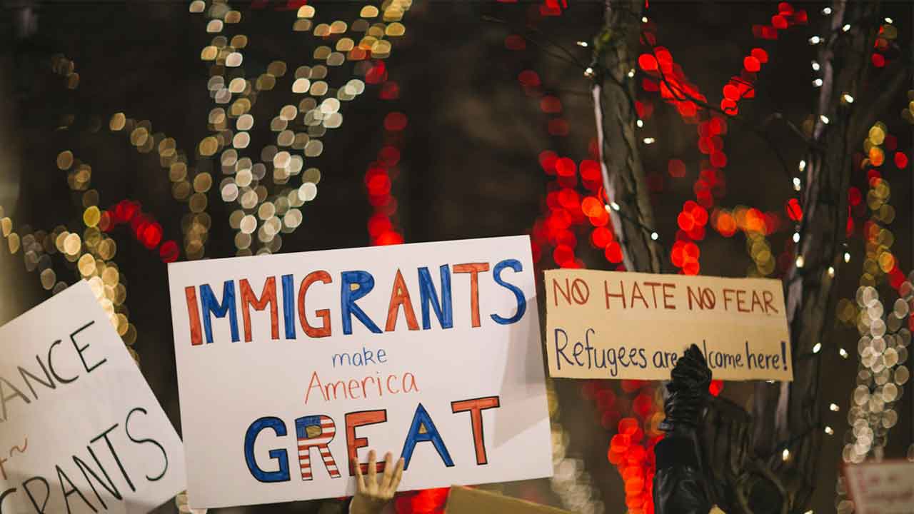 Expatriate vs Immigrant: the Key Differences and Similarities 6 Expatriate vs Immigrant: Understanding the Key Differences and Similarities