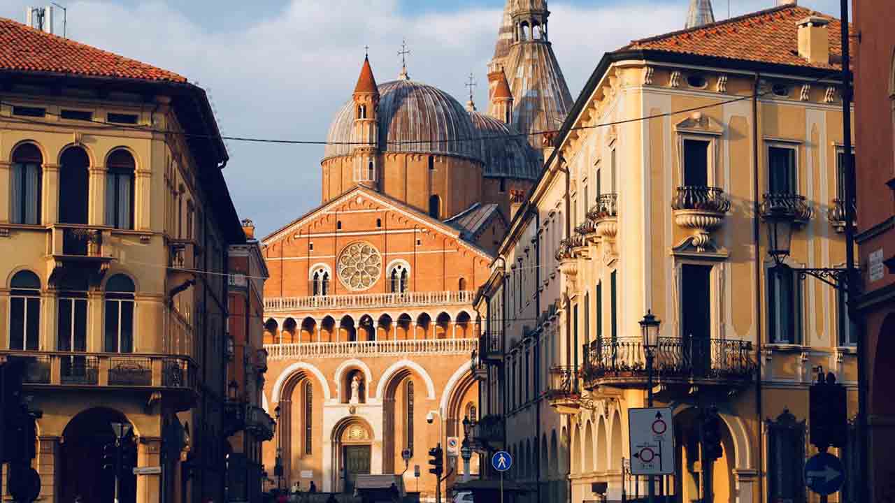 Lokasi Wisata Religi di Italia 5 Lokasi Wisata Religi di Italia