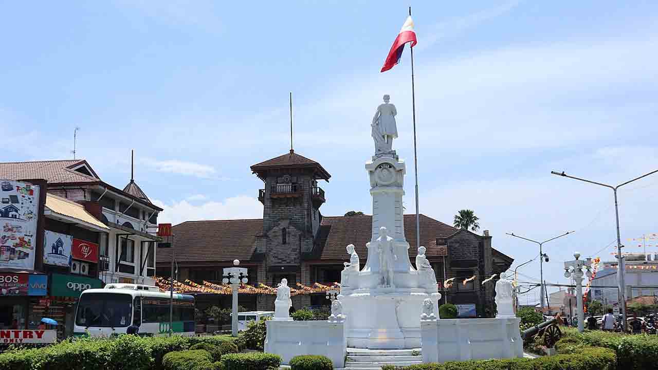Rekomendasi Wisata Religi Muslim di Filipina 4 zamboanga city hall philippines