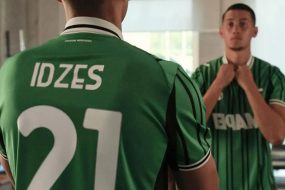 New Uniform Jay Idzes with Sassuolo Jersey