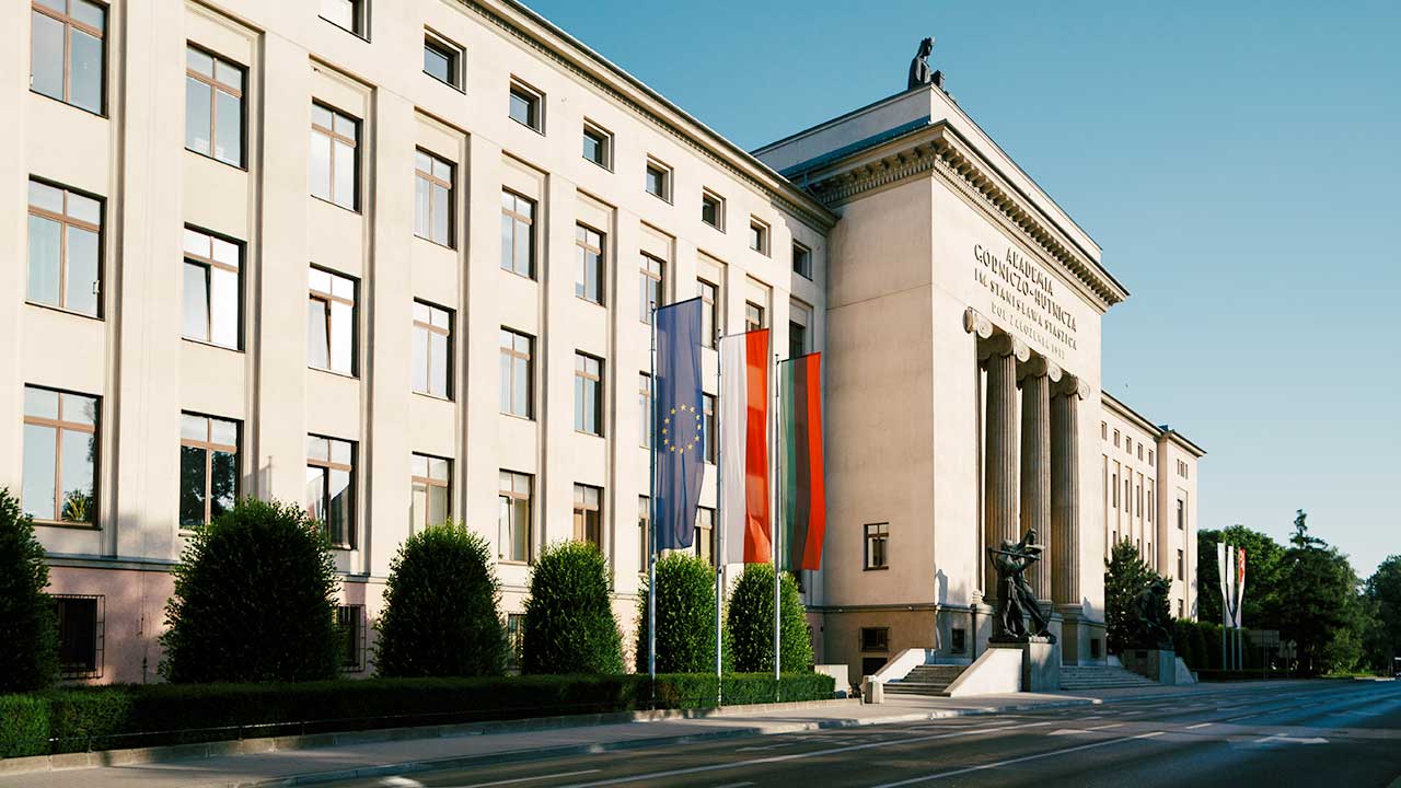 10 Universitas Terbaik di Polandia untuk Mahasiswa Indonesia 5 AGH University of Science and Technology - Universitas Terbaik di Polandia