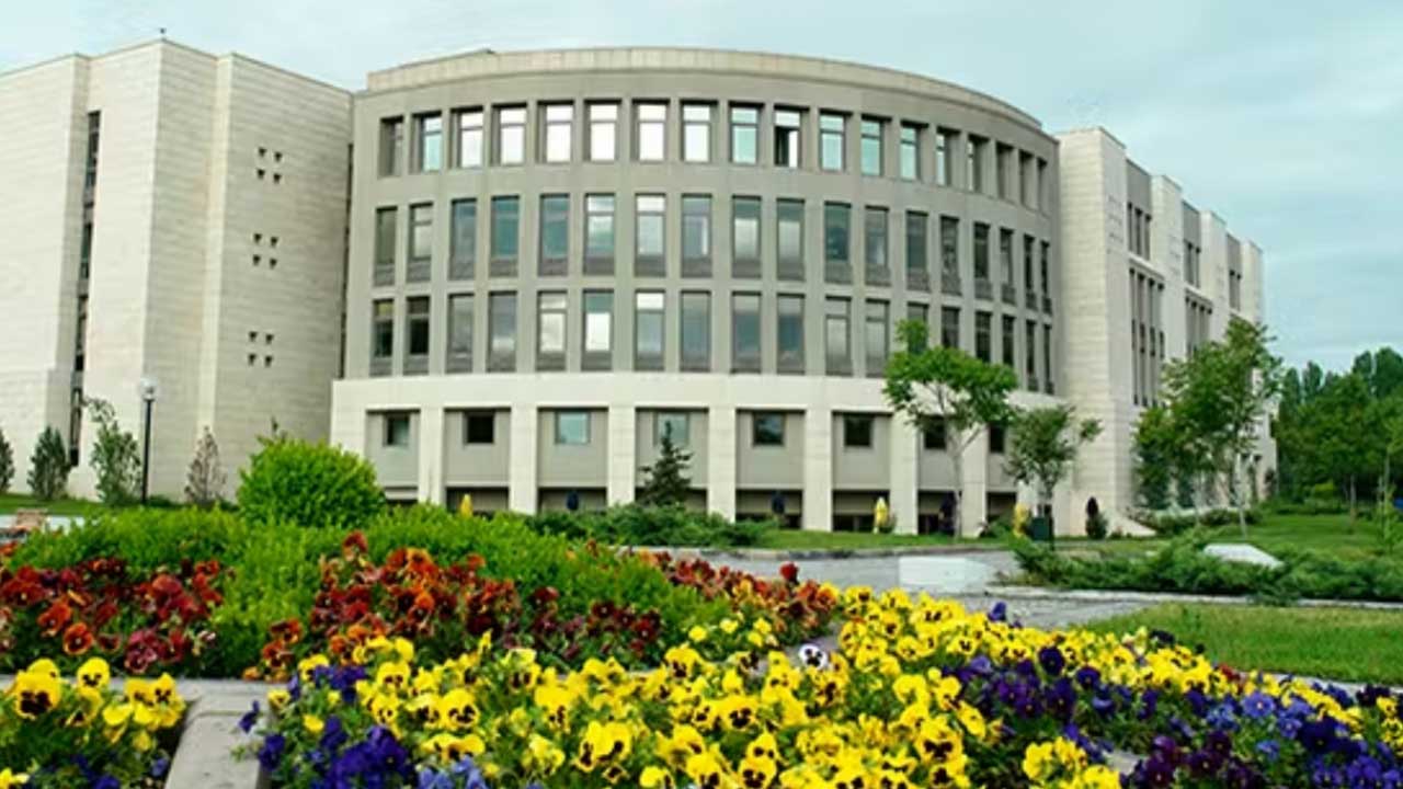 Bilkent University - Universitas Terbaik di Turki