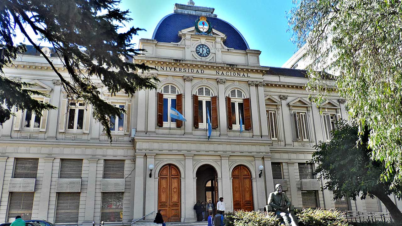 Universidad Nacional de La Plata (UNLP) - Universitas Terbaik di Argentina